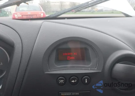 2008 Pontiac Grand Prix z USA, uszkodzony, nr VIN 2G2WP552781112845